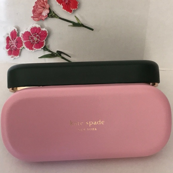 Kate Spade hard glass case with cleaning cloth - Picture 4 of 7